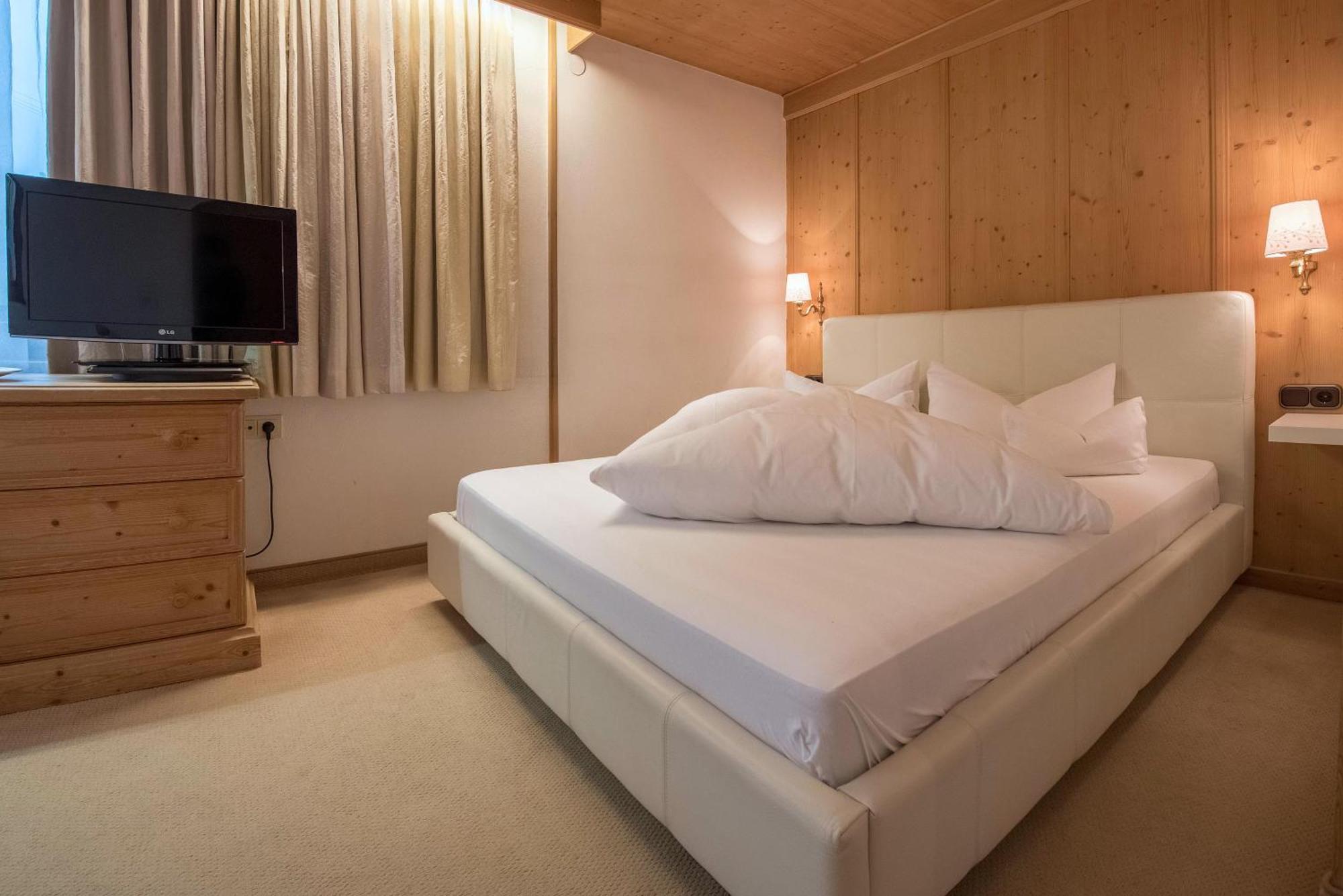 Hotel Alpenblick Zillertal Hippach Pokoj fotografie